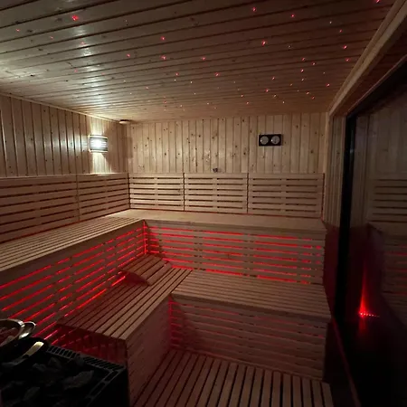 Comfortable Homes Near The Beach, Sauna *
